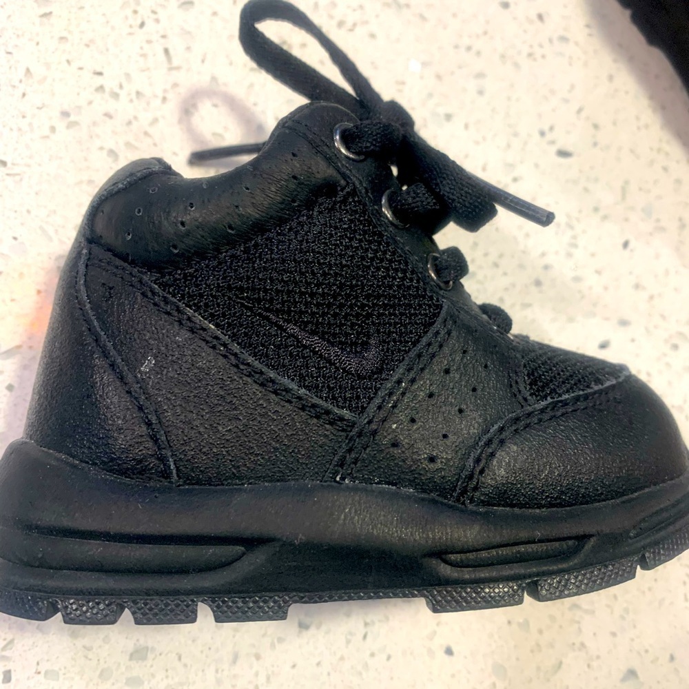 NWOT Toddler Nike ACG Boots Size 5.5c